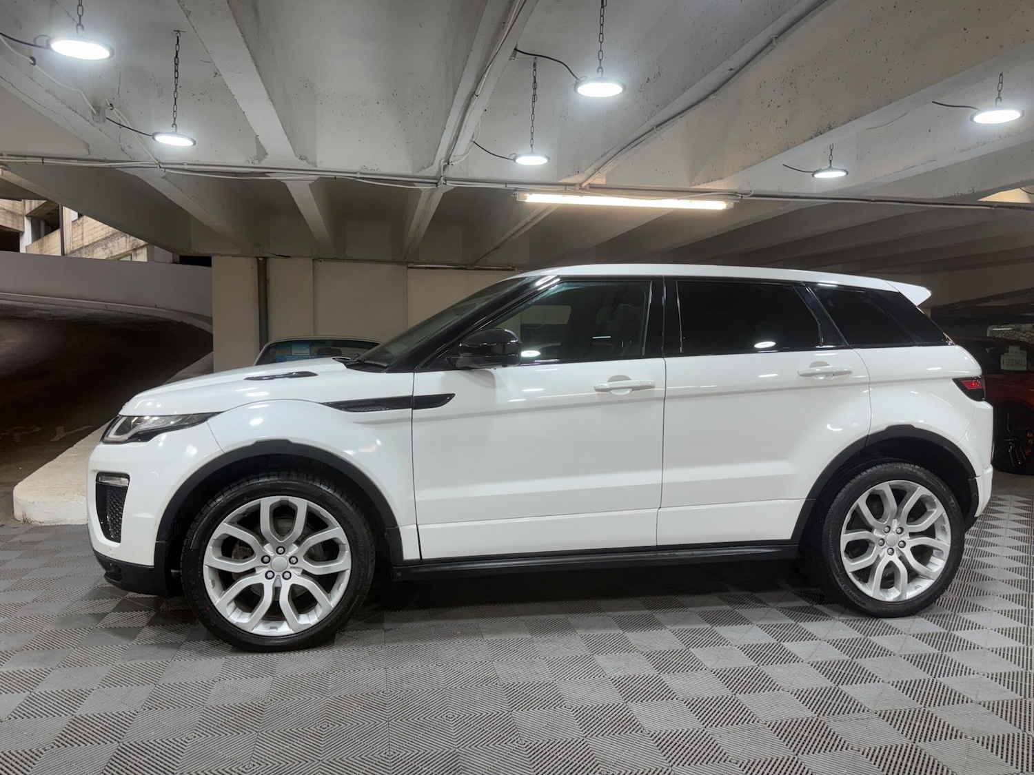 Used Land Rover Range Rover Evoque 2018 for sale - 78046711: Photo 2