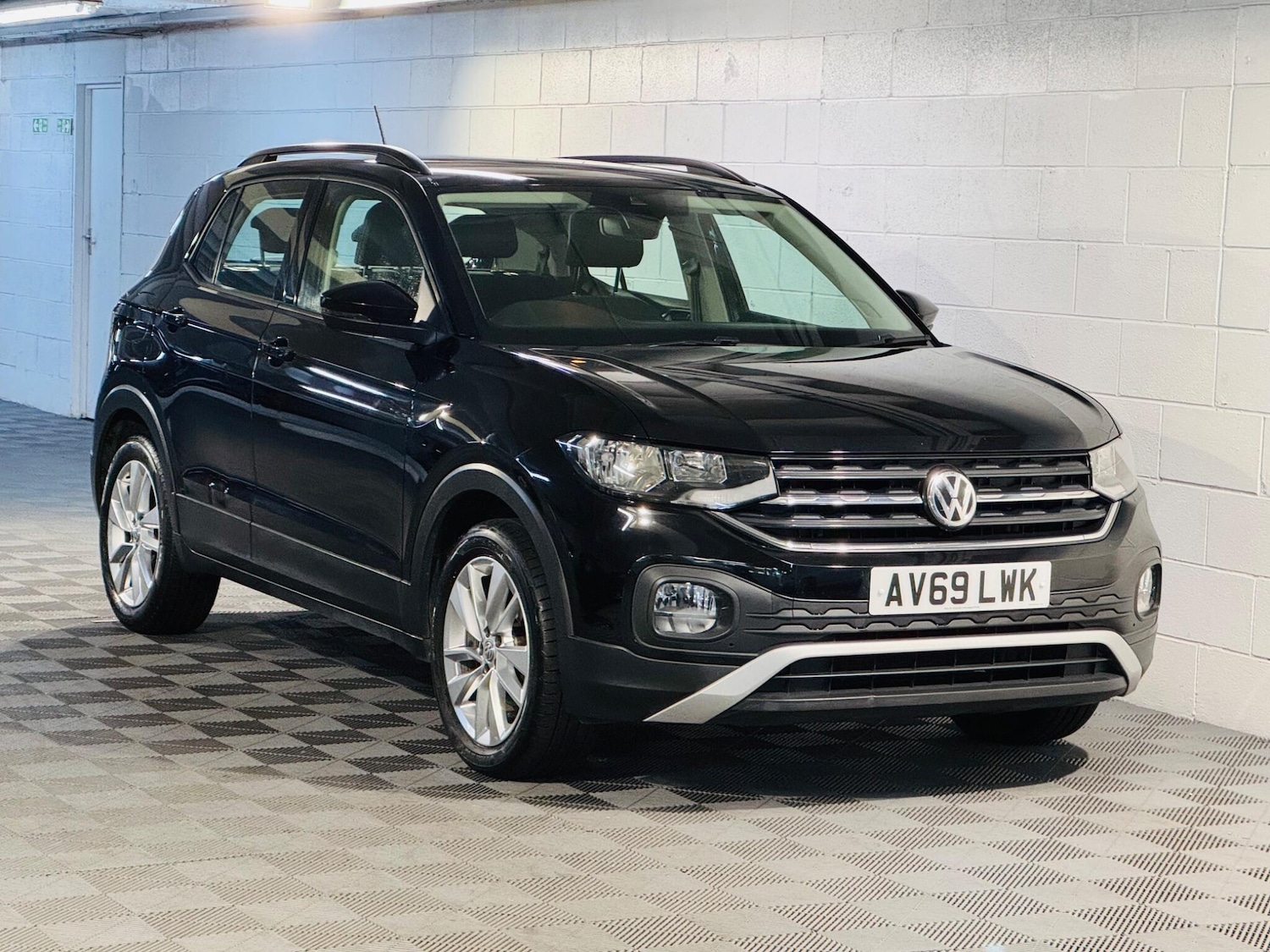 Used Volkswagen T-Cross 2019 for sale - 76619755: Photo 1