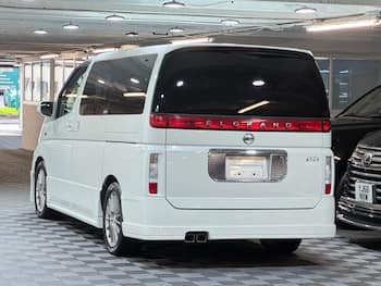Used Nissan Elgrand 2004 for sale - 79781047: Photo