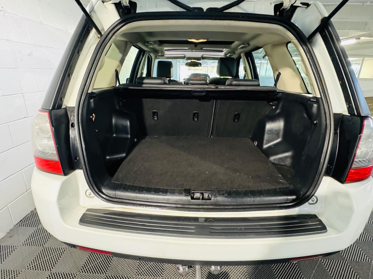 Used Land Rover Freelander 2 2011 for sale - 76381023: Photo 12