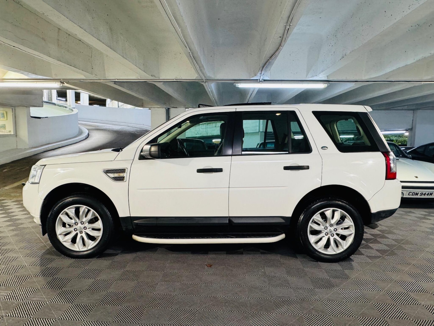 Used Land Rover Freelander 2 2011 for sale - 76381023: Photo 2