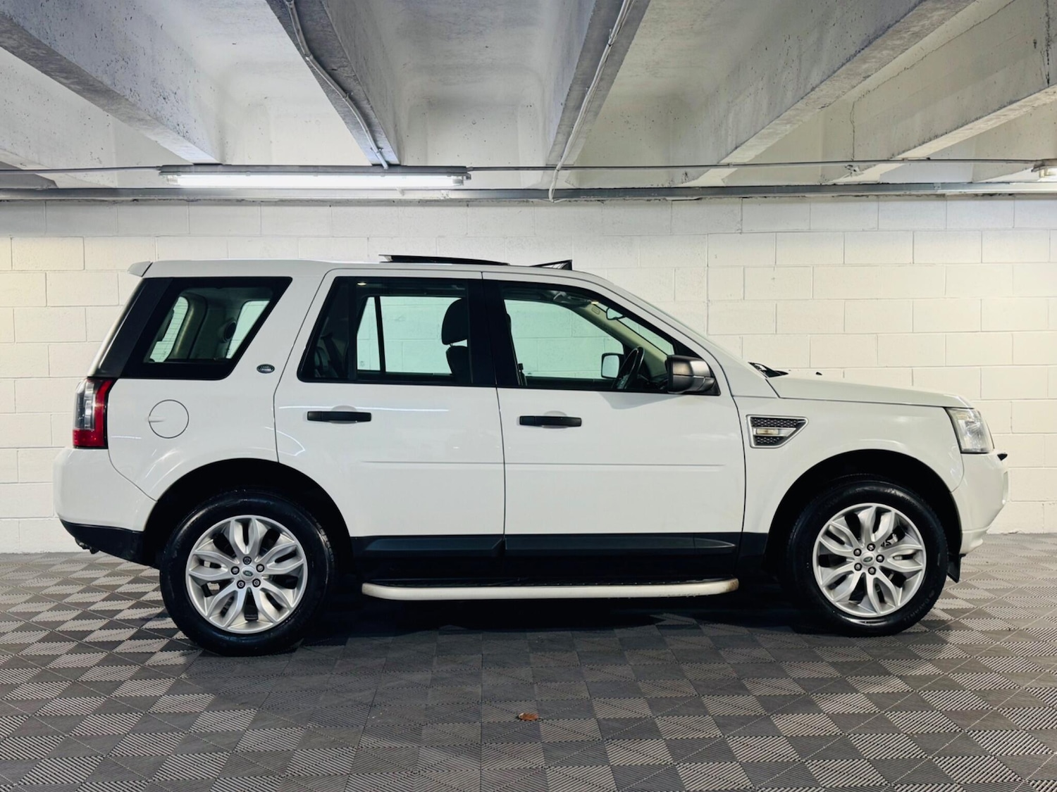Used Land Rover Freelander 2 2011 for sale - 76381023: Photo 5