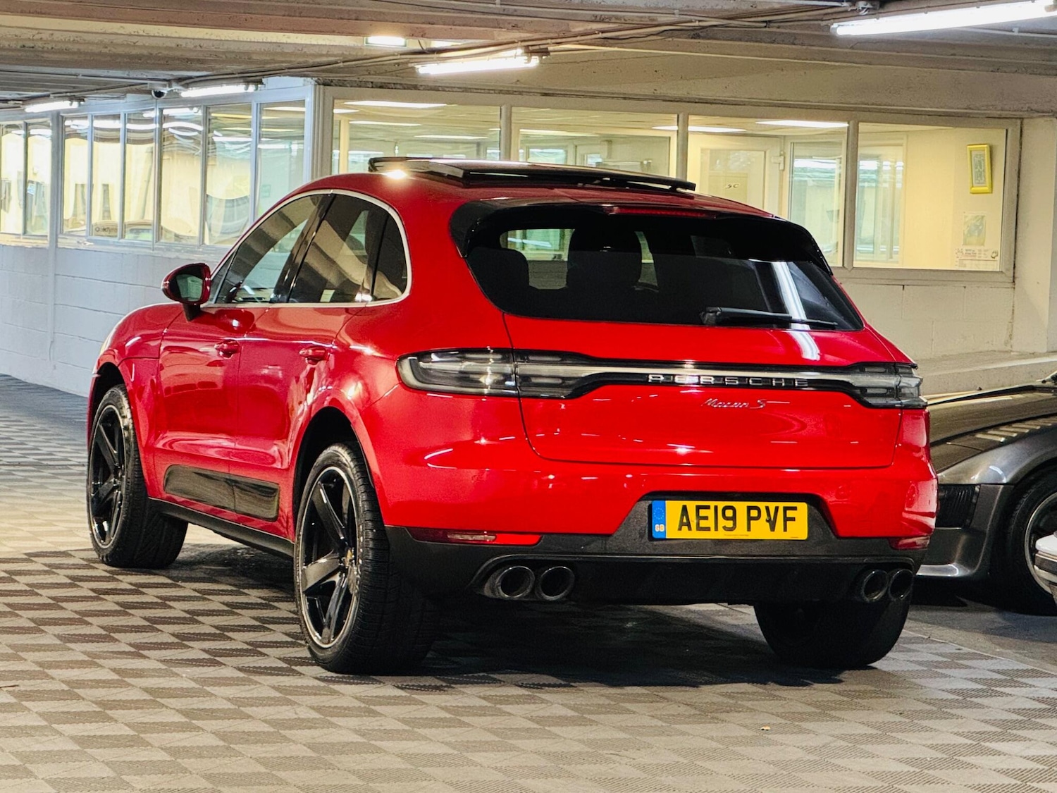 Used Porsche Macan 2019 for sale - 76613404: Photo 3
