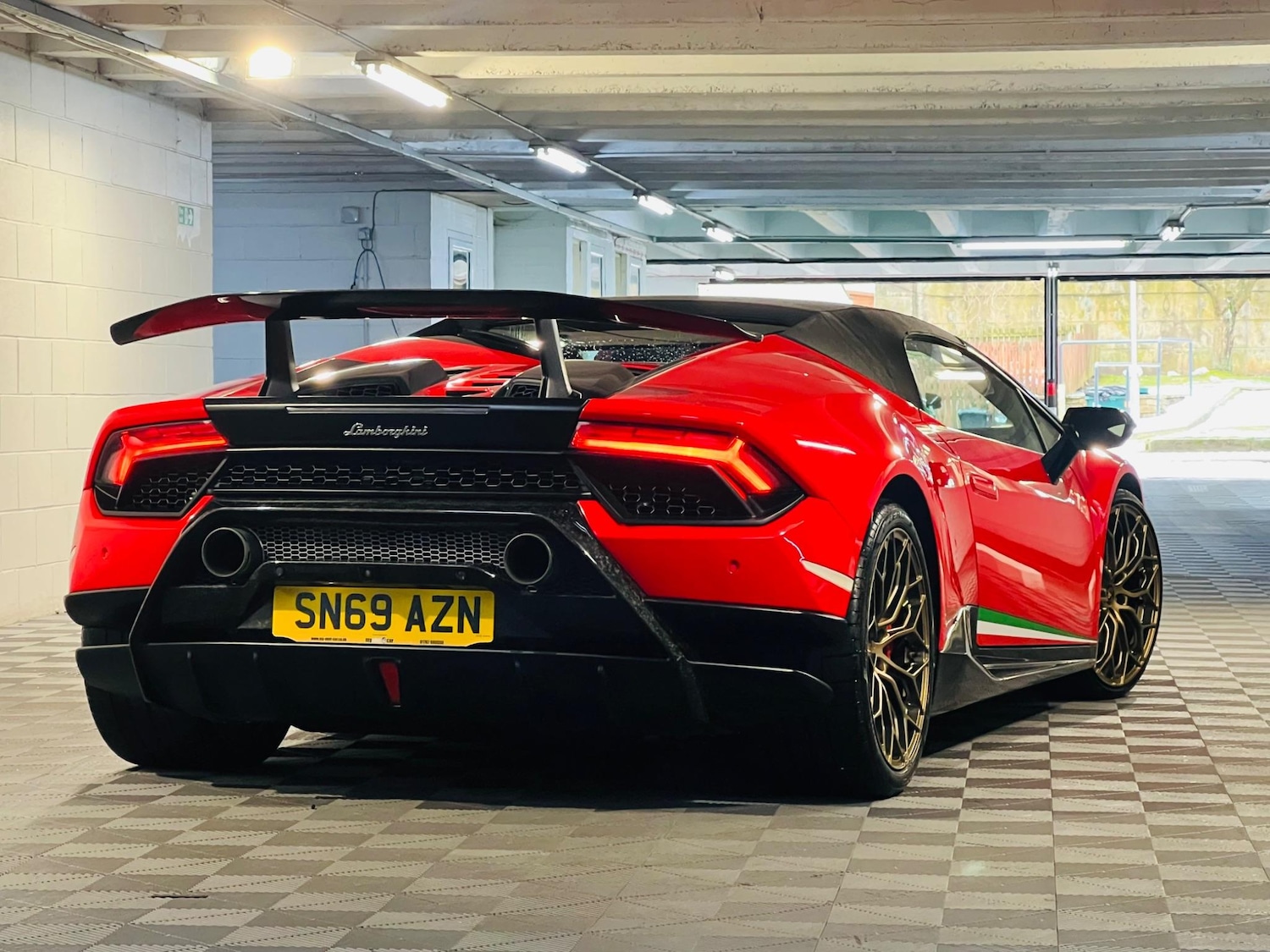 Used Lamborghini Revuelto 2024 for sale - 76997465: Photo 14