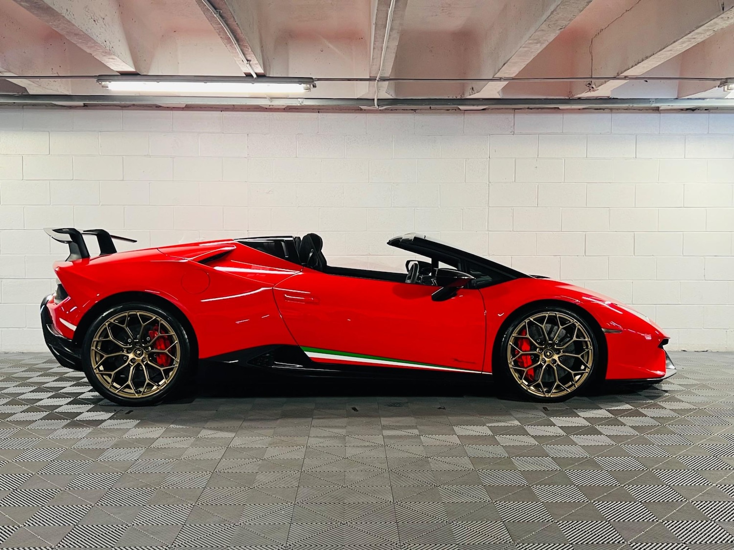 Used Lamborghini Revuelto 2024 for sale - 76997465: Photo 5