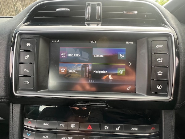 Used Jaguar F-Pace 2016 for sale - 73917333: Photo 16