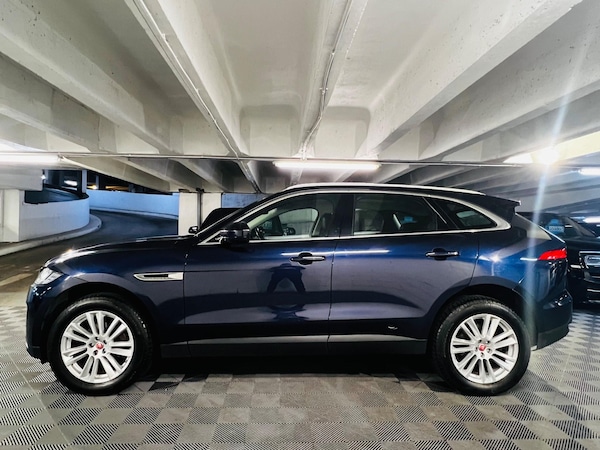Used Jaguar F-Pace 2016 for sale - 73917333: Photo 2