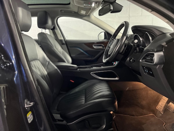 Used Jaguar F-Pace 2016 for sale - 73917333: Photo 7