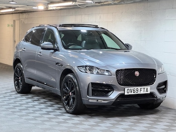 Used Jaguar F-Pace 2019 for sale - 77671076: Photo