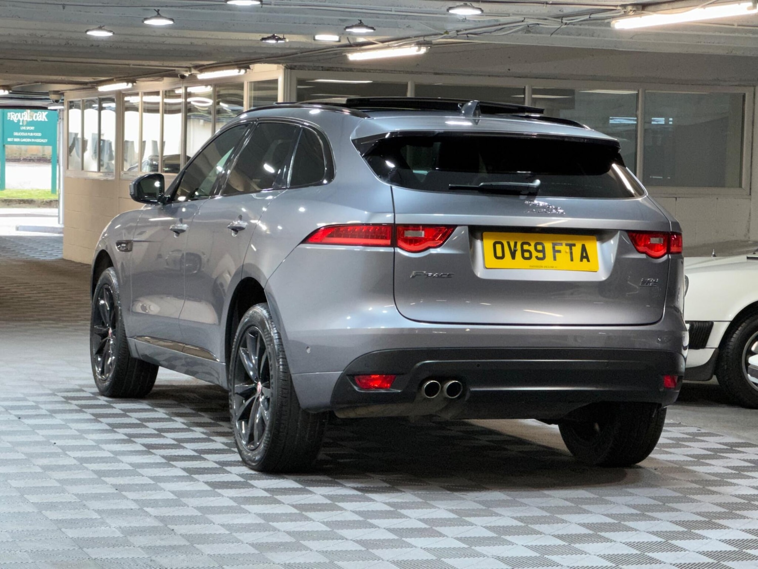 Used Jaguar F-Pace 2019 for sale - 77671076: Photo 3