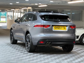 Used Jaguar F-Pace 2019 for sale - 77671076: Photo
