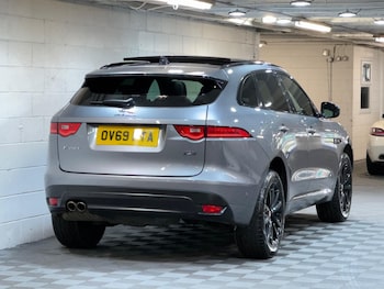 Used Jaguar F-Pace 2019 for sale - 77671076: Photo