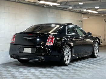 Used Chrysler 300C 2013 for sale - 79225025: Photo