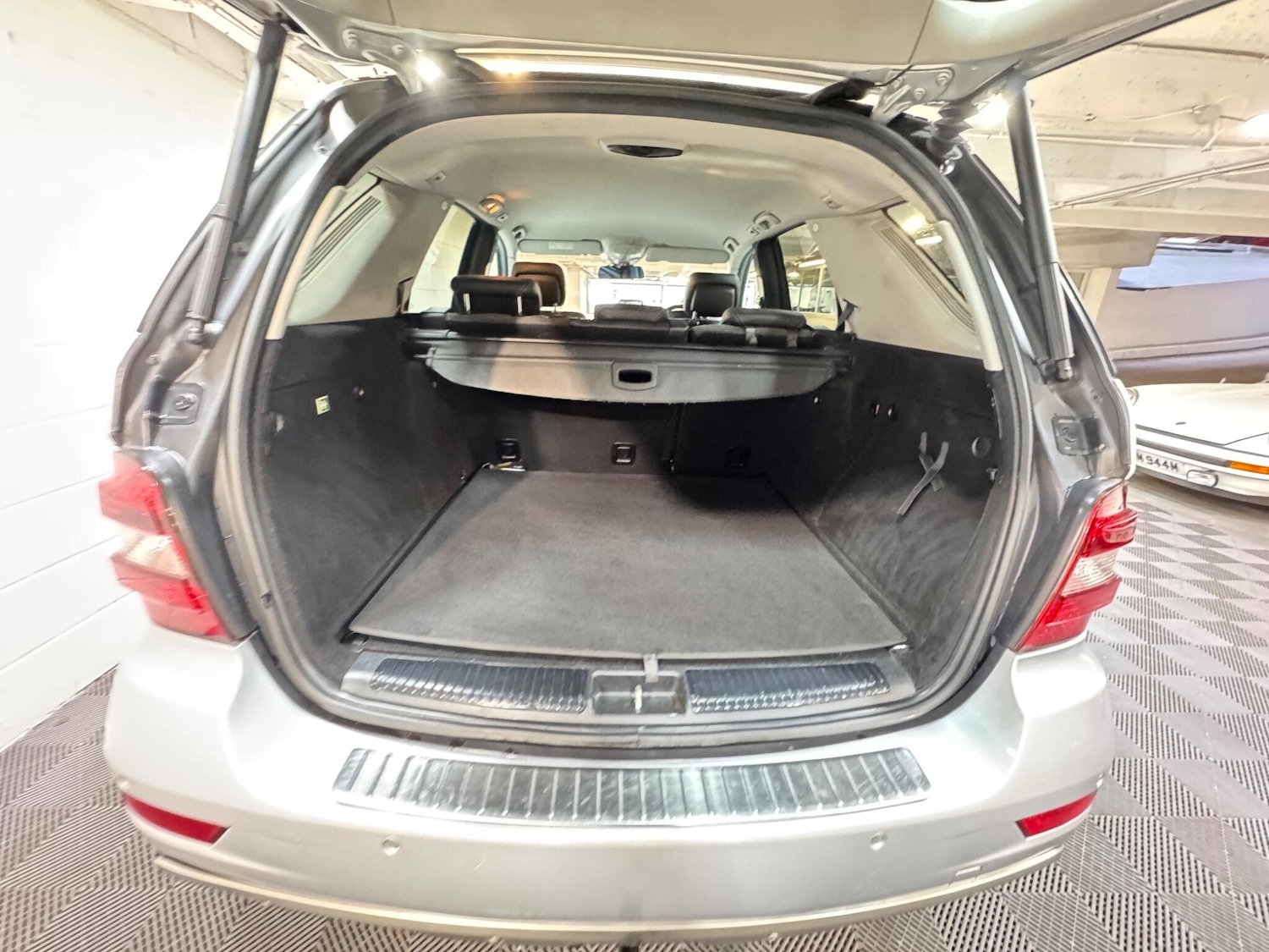 Used Mercedes-Benz M Class 2011 for sale - 77722532: Photo 12