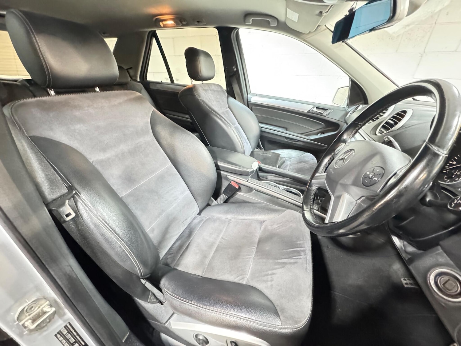 Used Mercedes-Benz M Class 2011 for sale - 77722532: Photo 7