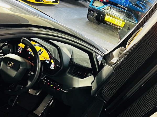 Used Lamborghini Aventador 2017 for sale - 74508537: Photo 13