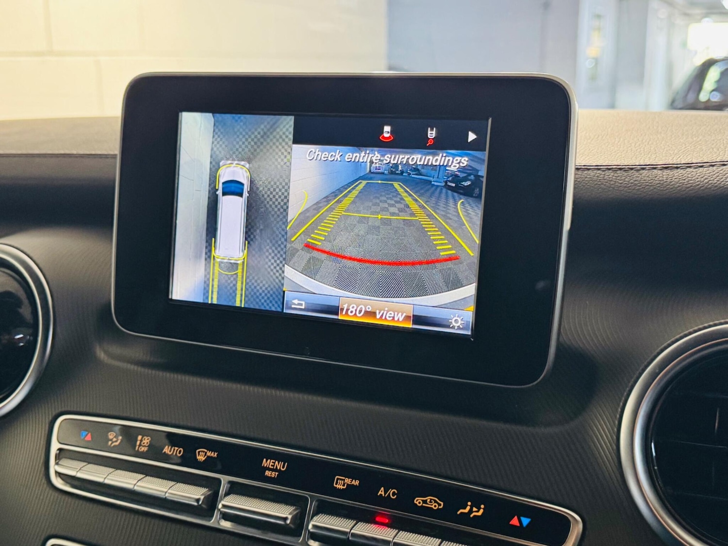 Used Mercedes-Benz V-Class 2017 for sale - 76988615: Photo 13