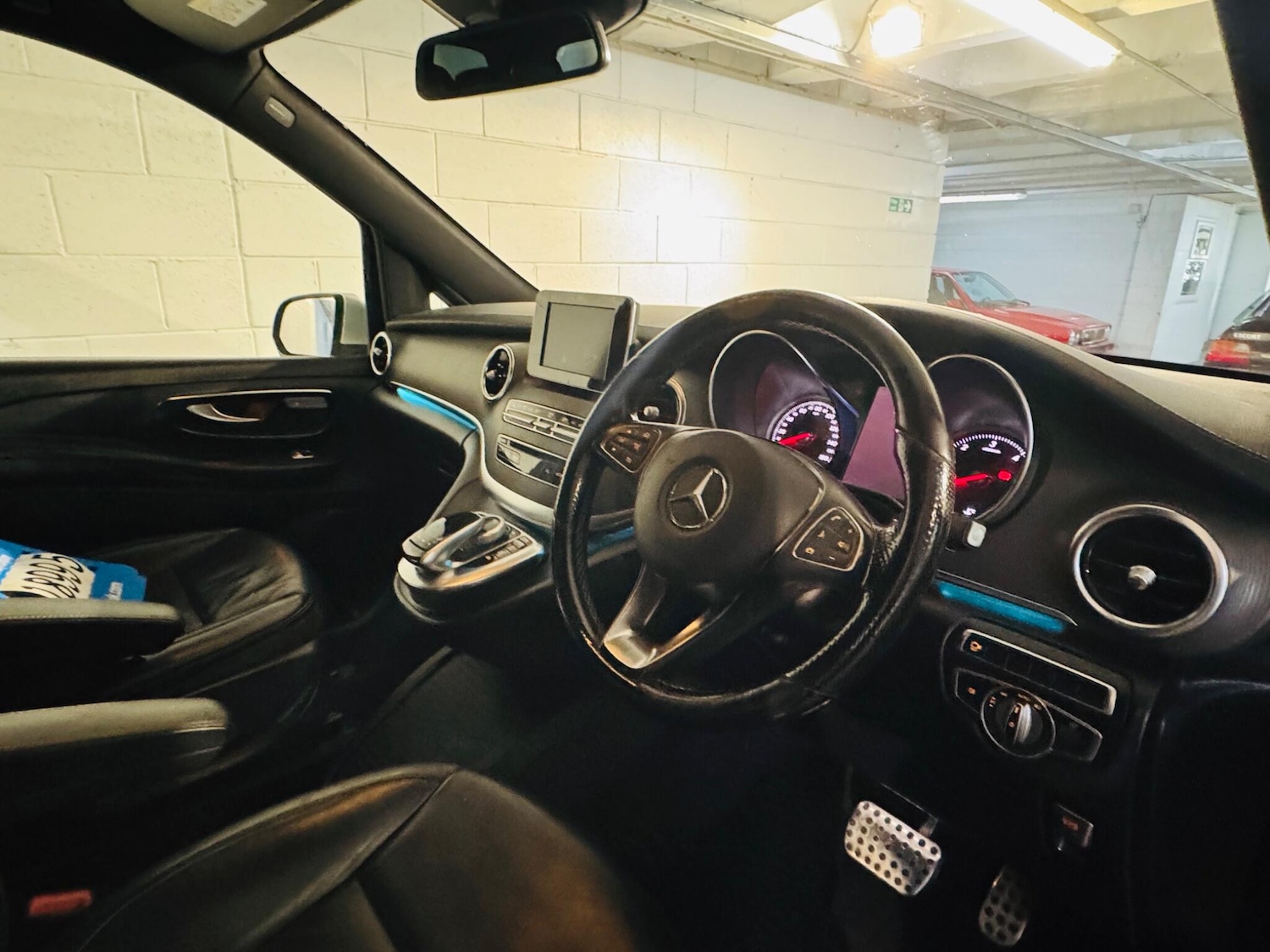 Used Mercedes-Benz V-Class 2017 for sale - 76988615: Photo 8