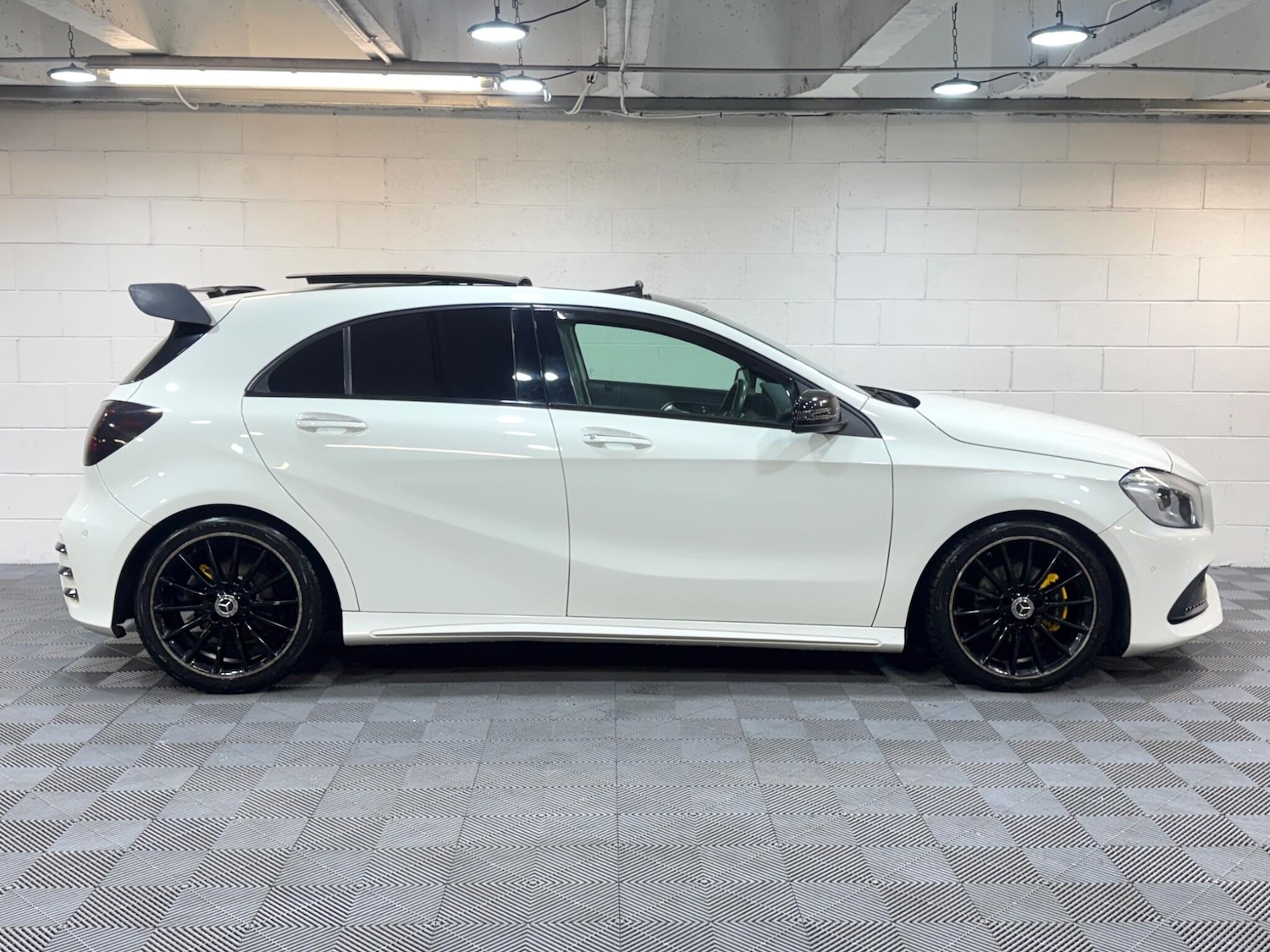 Used Mercedes-Benz A-Class 2017 for sale - 77468809: Photo 5