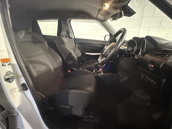 Used Suzuki Swift 2017 for sale - 76283648: Photo 7