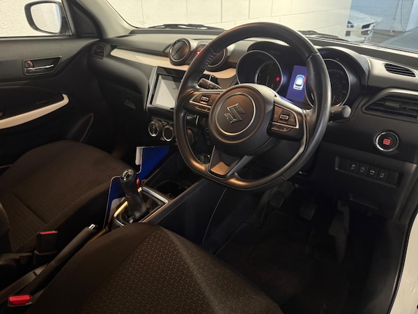 Used Suzuki Swift 2017 for sale - 76283648: Photo 8