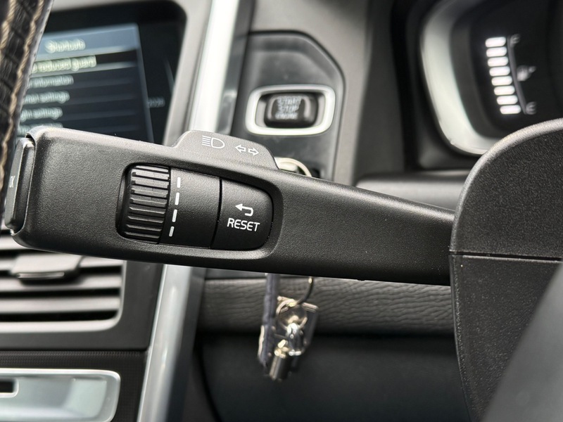 Used Volvo XC60 2015 for sale - 77572464: Photo 28