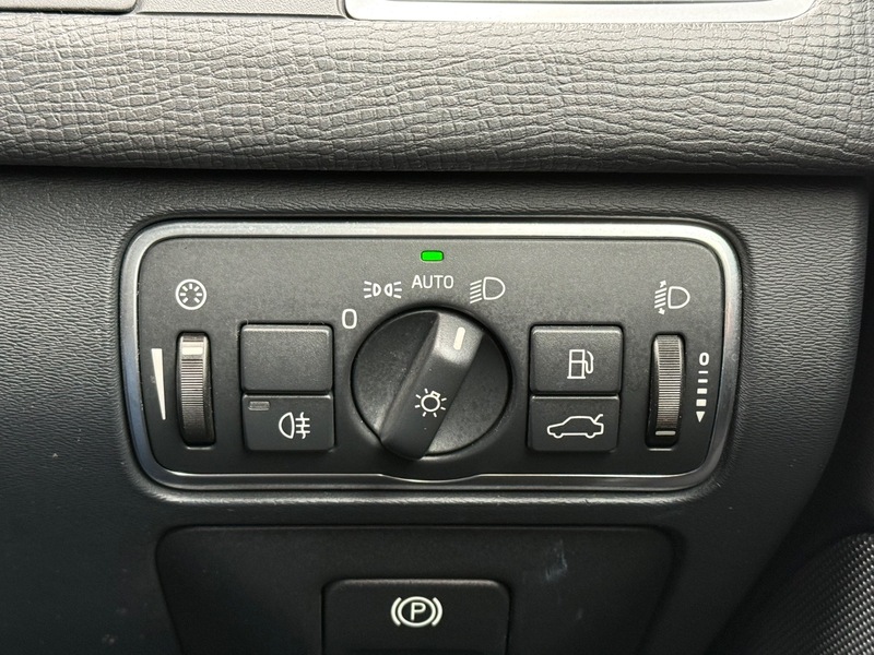 Used Volvo XC60 2015 for sale - 77572464: Photo 9