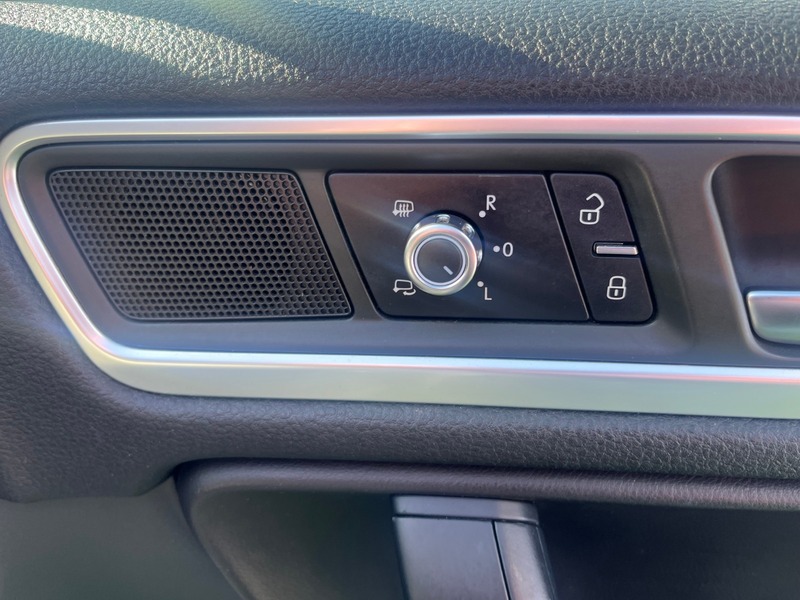 Used Volkswagen Touareg 2011 for sale - 77749338: Photo 19