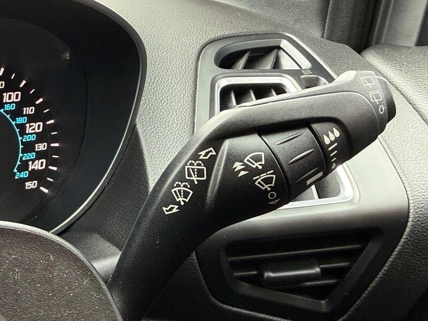 Used Ford Kuga 2016 for sale - 78196698: Photo 31