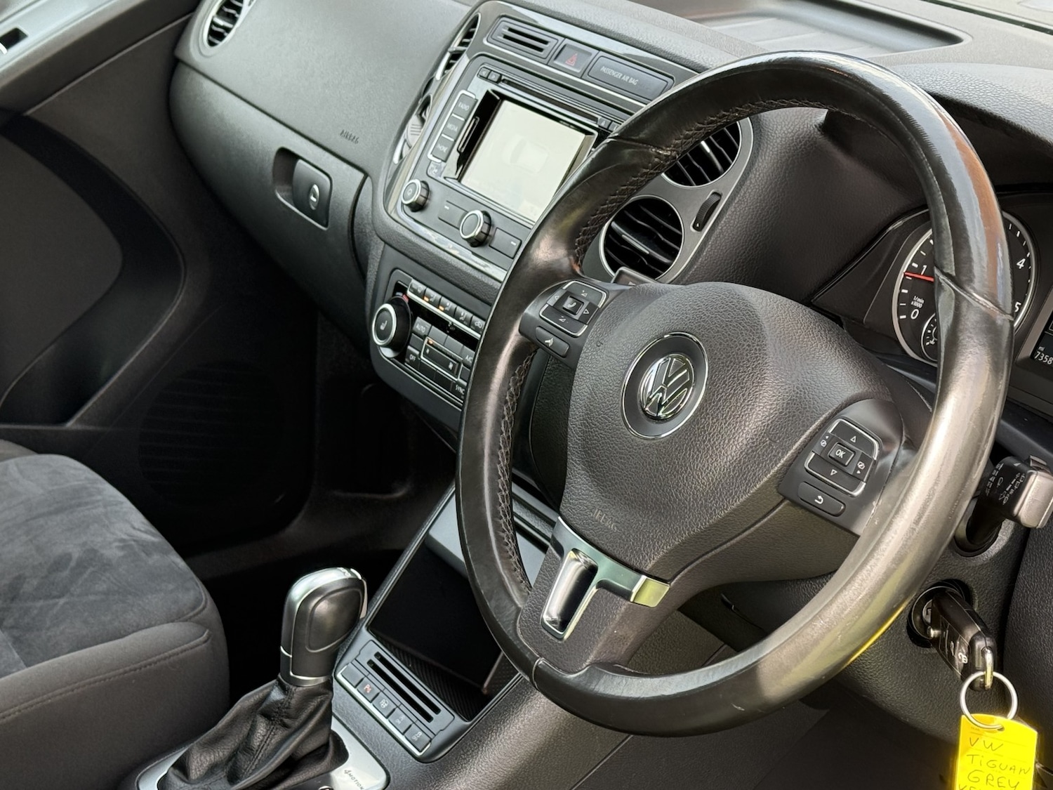 Used Volkswagen Tiguan 2015 for sale - 78201914: Photo 2