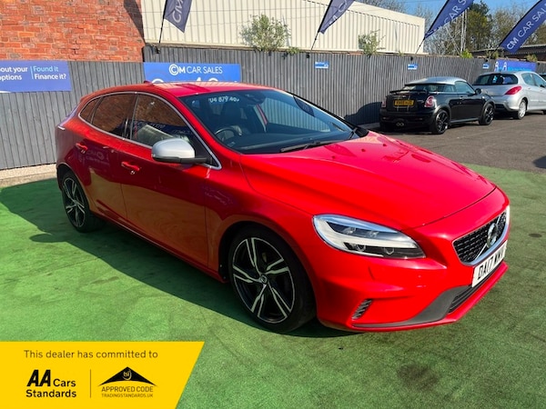 Used Volvo V40 2017 for sale - 74320137: Photo 1