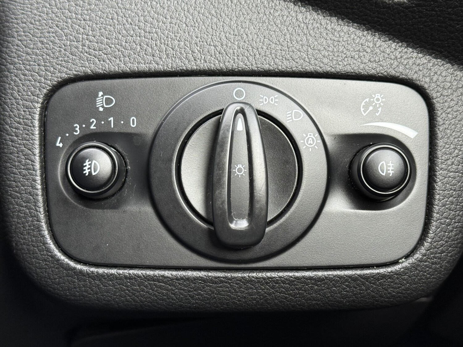 Used Ford Kuga 2016 for sale - 78196705: Photo 28