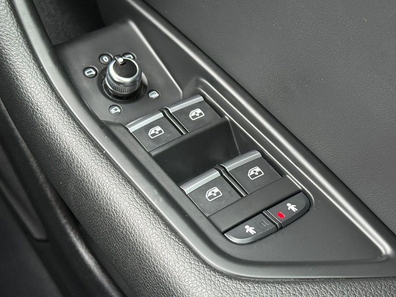 Used Audi A4 2016 for sale - 77693960: Photo 33