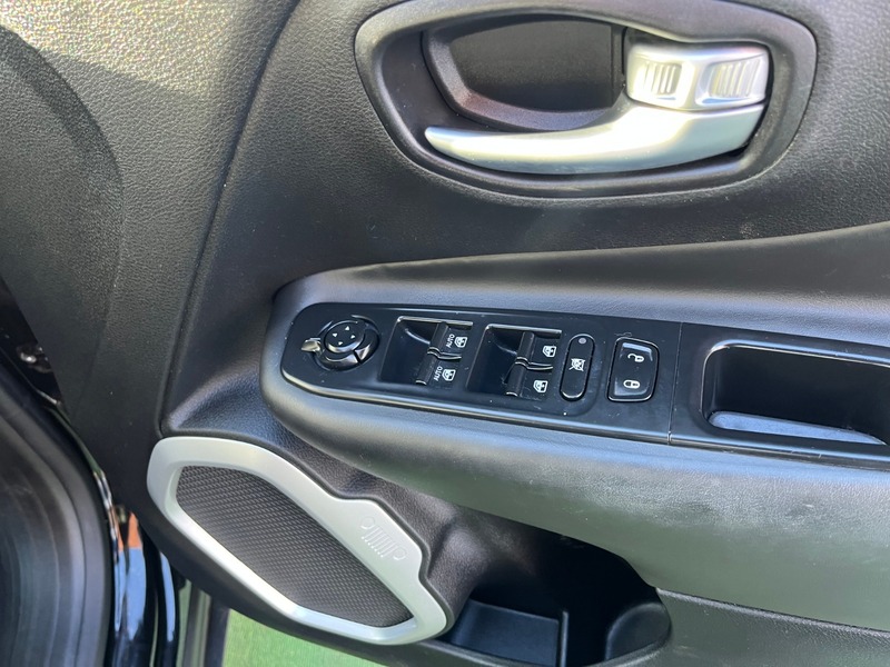 Used Jeep Renegade 2015 for sale - 76655617: Photo 15