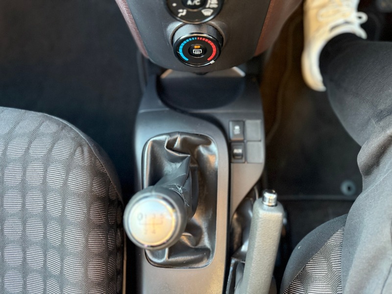 Used Toyota IQ 2010 for sale - 76712203: Photo 20