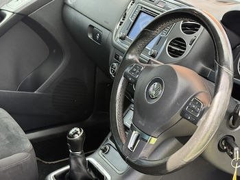 Used Volkswagen Tiguan 2015 for sale - 78888996: Photo