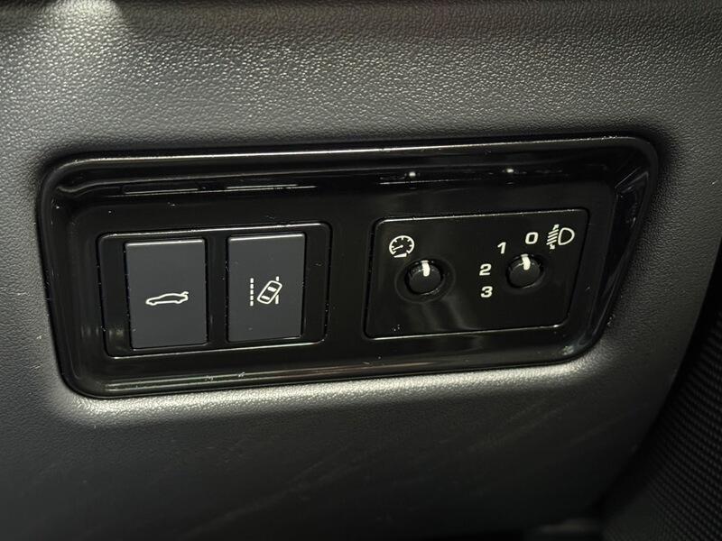 Used Jaguar XE 2015 for sale - 78196728: Photo 32