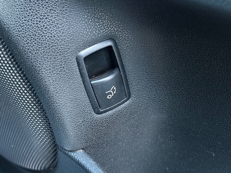 Used Mercedes-Benz SL 2011 for sale - 77622123: Photo 11