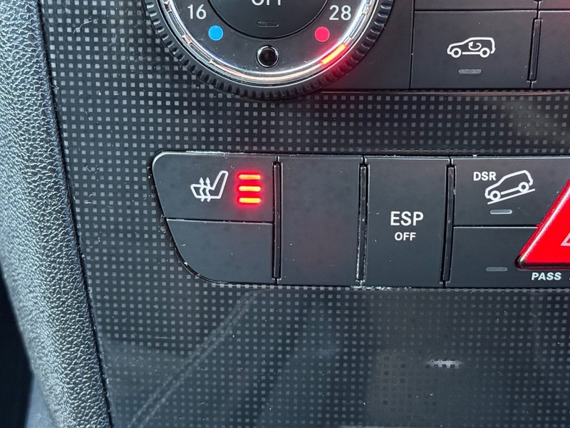 Used Mercedes-Benz SL 2011 for sale - 77622123: Photo 31