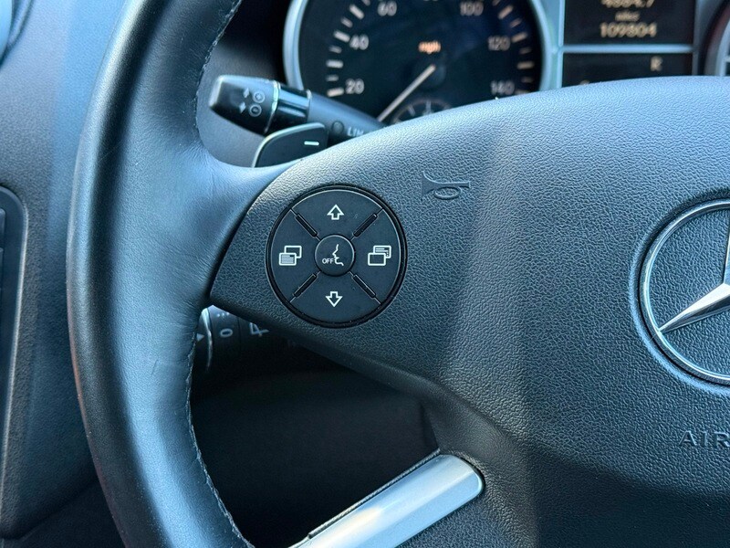 Used Mercedes-Benz SL 2011 for sale - 77622123: Photo 37