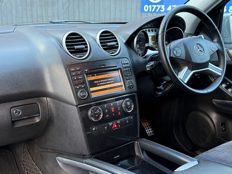 Used Mercedes-Benz SL 2011 for sale - 77622123: Photo 5