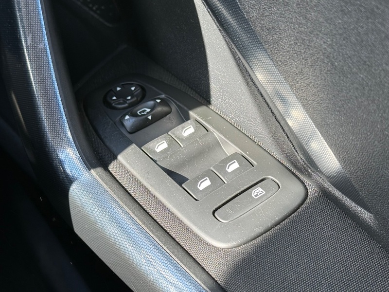 Used Peugeot 2008 2015 for sale - 77891447: Photo 28