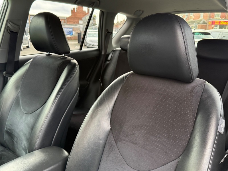 Used Toyota RAV4 2011 for sale - 77140377: Photo 13