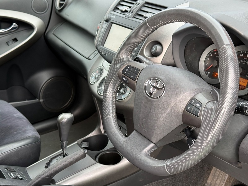 Used Toyota RAV4 2011 for sale - 77140377: Photo 2