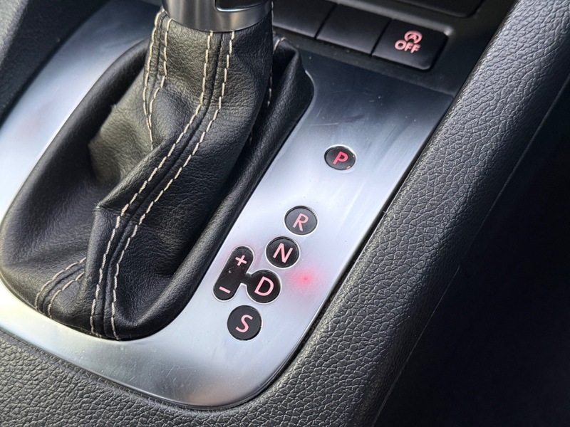 Used Volkswagen EOS 2011 for sale - 77452682: Photo 24