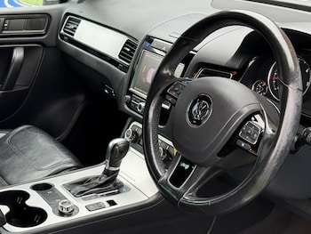 Used Volkswagen Touareg 2012 for sale - 79038695: Photo