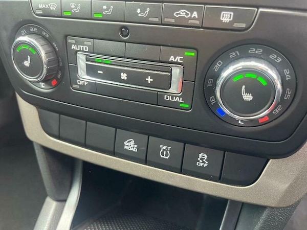 Used Skoda Yeti 2014 for sale - 75597505: Photo 27