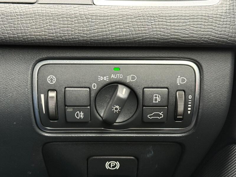 Used Volvo XC60 2015 for sale - 78196697: Photo 9