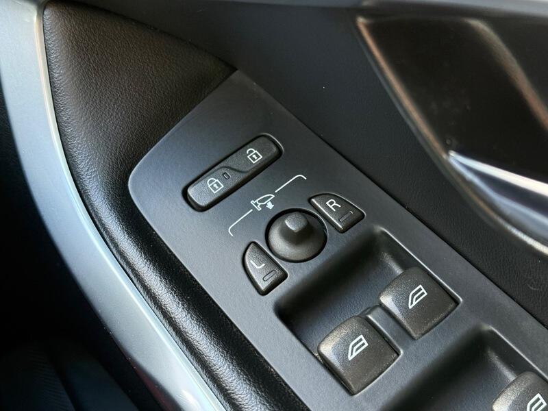 Used Volvo V40 2015 for sale - 78196696: Photo 25