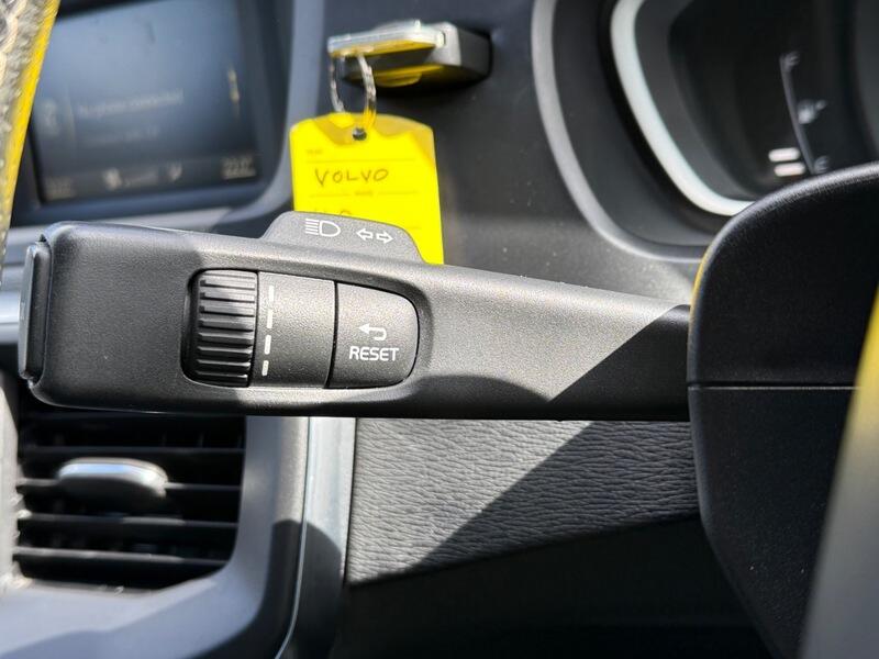 Used Volvo V40 2015 for sale - 78196696: Photo 28